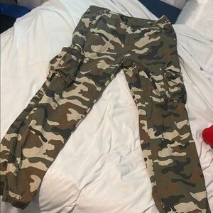 Camouflage Cargo Pants 30x32